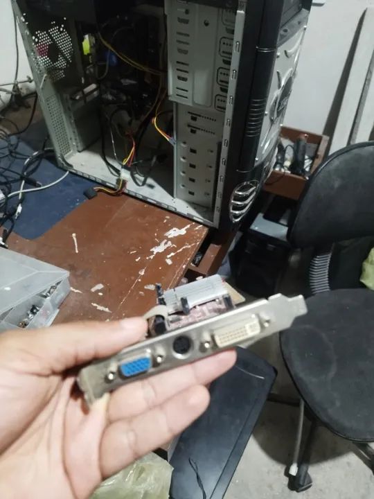 Placa de Vídeo ATI AMD GC-R7000L Gigabyte GCR7000L REV 1.3A 64MB AGP 2X/4X - Foto 3