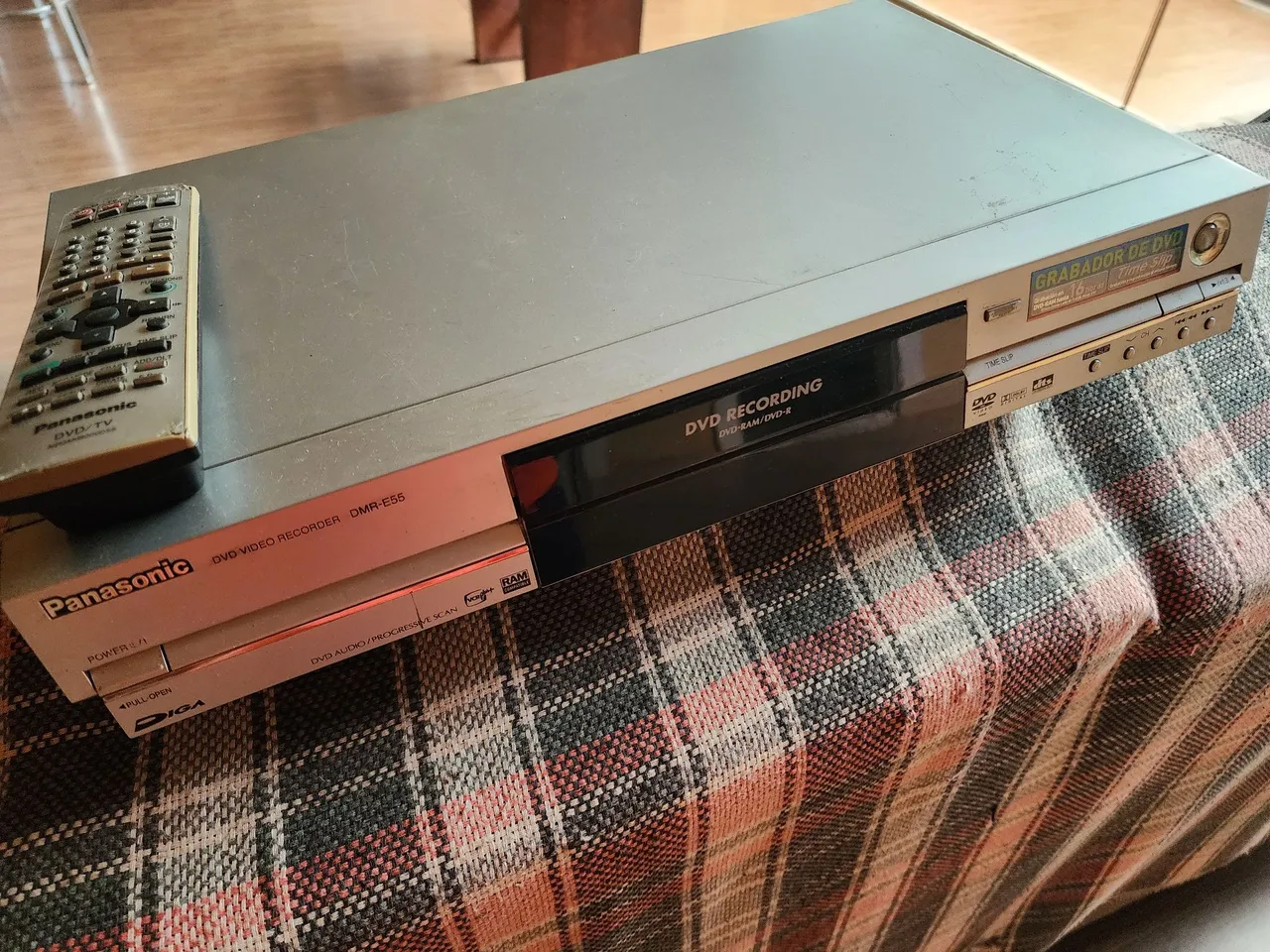 Gravador de DVD Panasonic DMR-E55