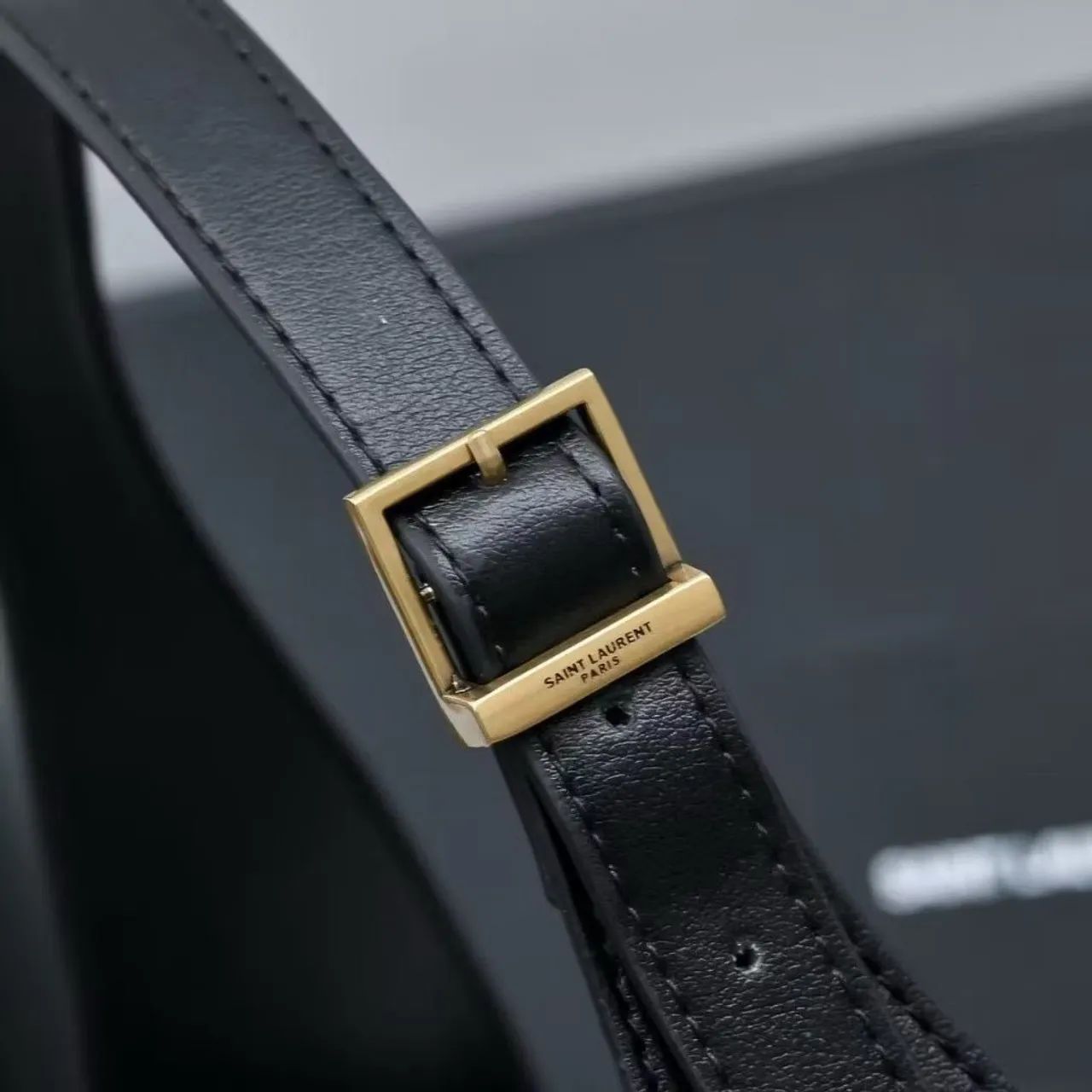 Bolsa de Ombro YSL Couro Vitelo Preta Original - Foto 4