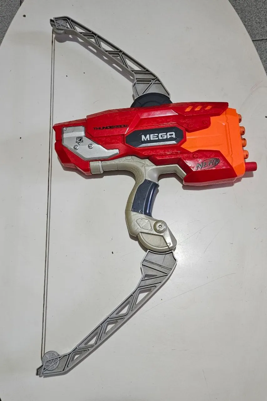 Nerf Mega Thunderbow - Lançador de Dardos