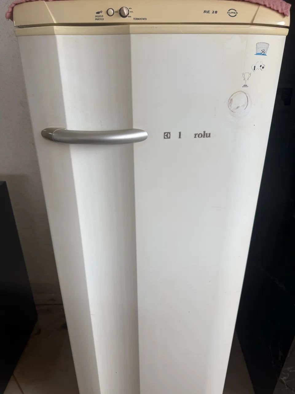 Geladeira eletrolux semi nova 