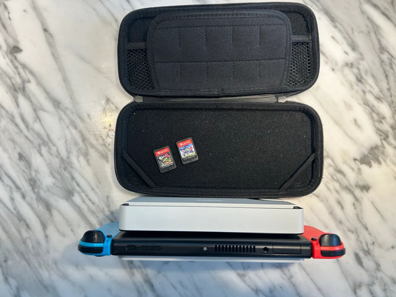 Nintendo Switch OLED 64GB + Dock + 2 Jogos + Case + Cabos - Foto 2