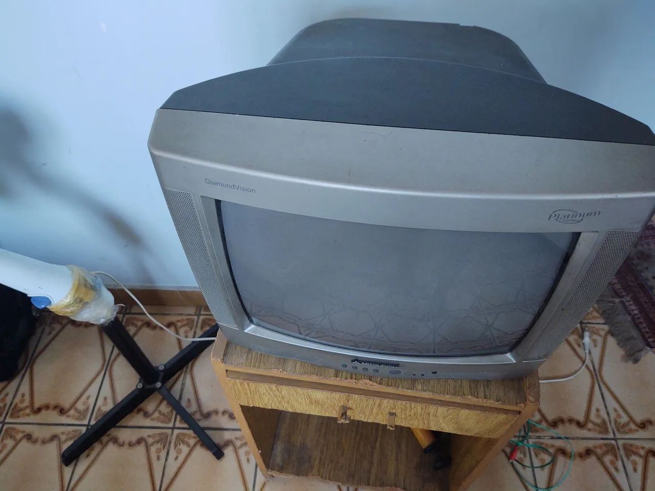 Tv. 14" Mitsubishi funcionando perfeitamente
