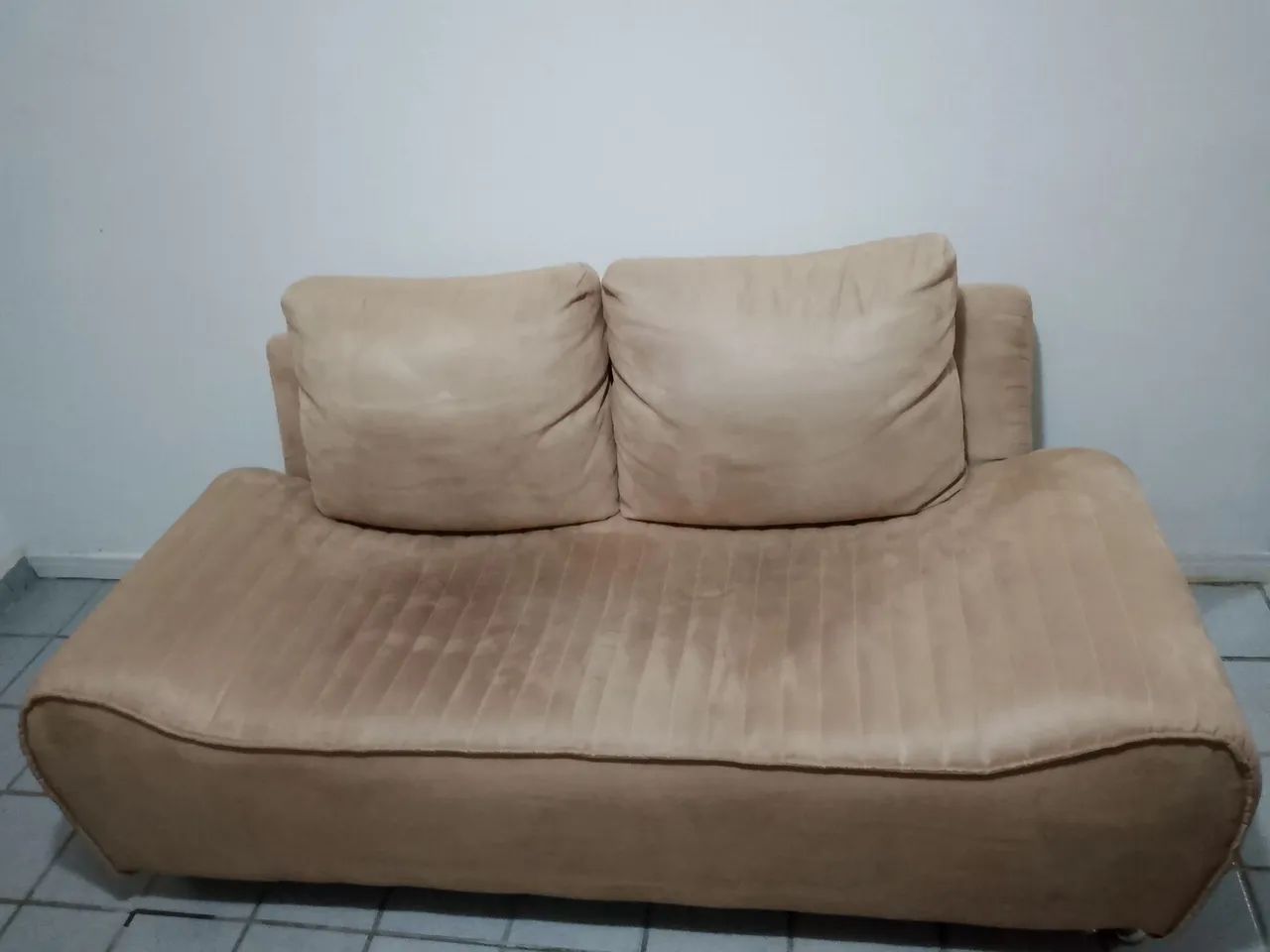 Vendo um  sofá de dóis lugares  - Foto 2