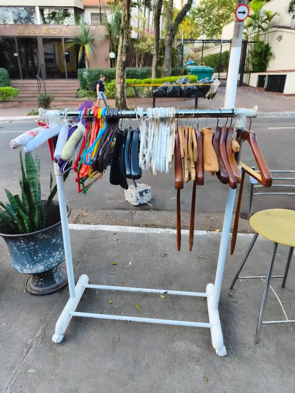 Cabides. Lote variado.  - Foto 2
