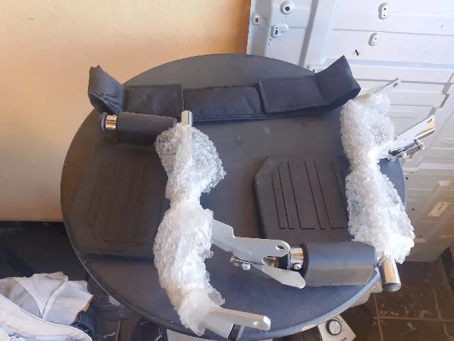 Suporte De Colocar o Pé na Cadeira De Rodas - Novo  