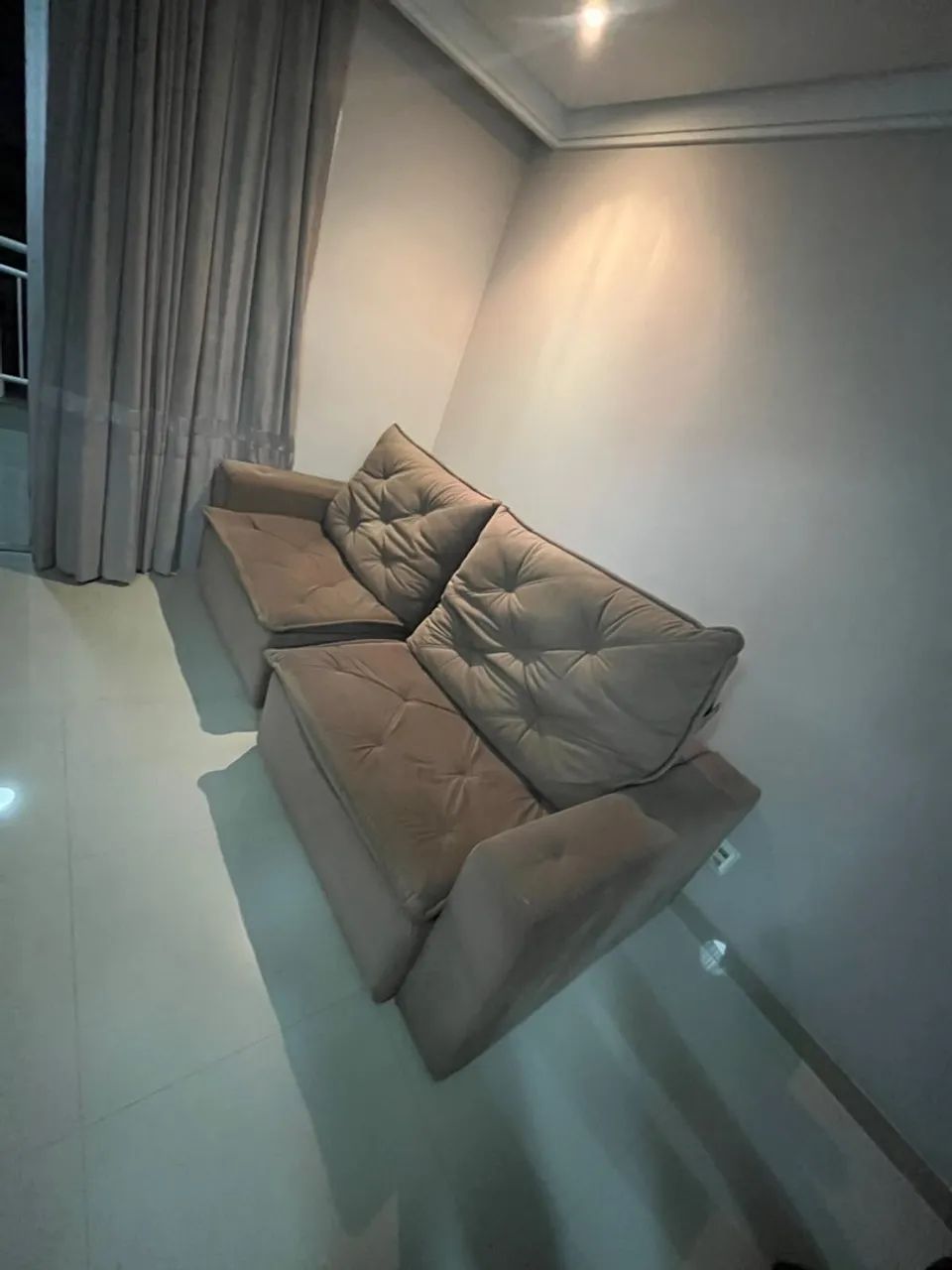 Sofá 3 Lugares Bege Confortável - Ótimo Estado