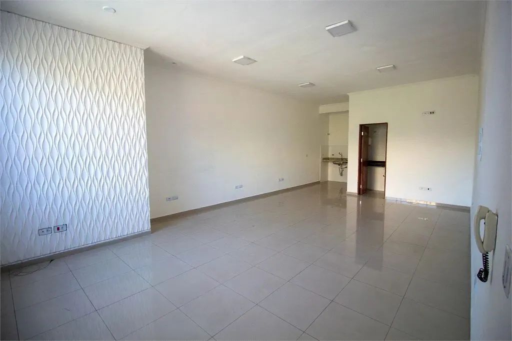 Sala Comercial no centro de São Roque