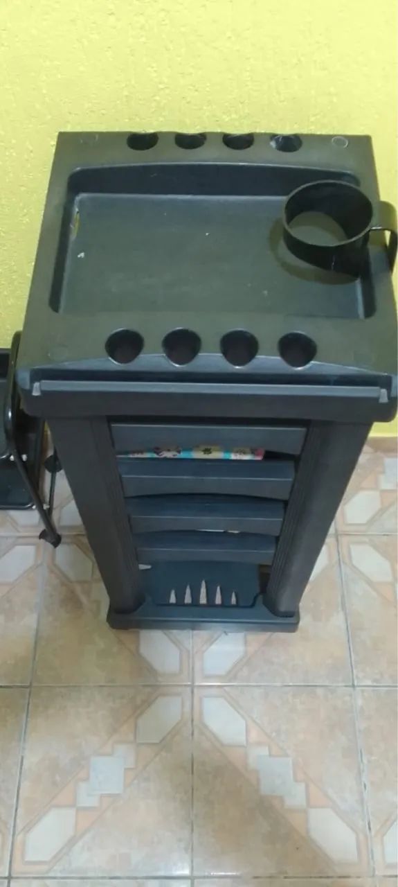 Carrinho auxiliar de barbeiro 