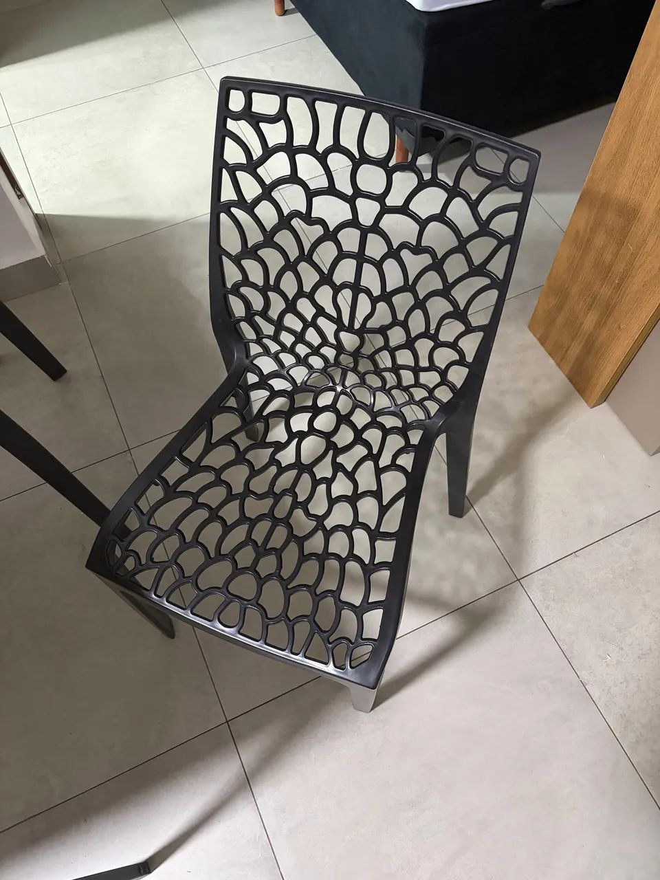 MESA NOVA COM 4 CADEIRAS - Foto 2