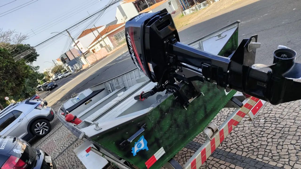 Barco Semi-chata, Com borda alta