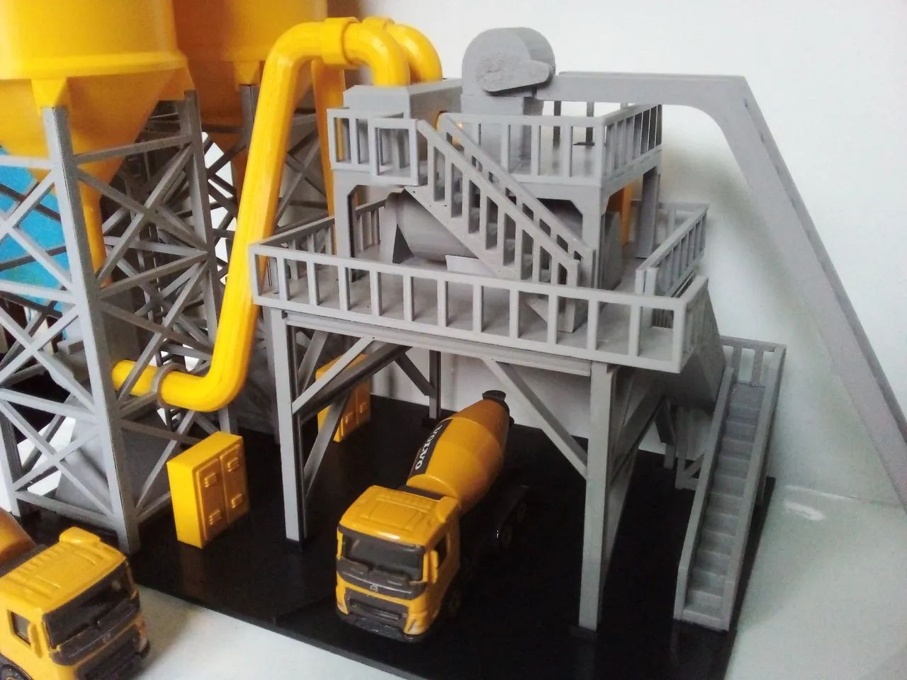 Diorama Fábrica de concreto escala 1:64 - Foto 4