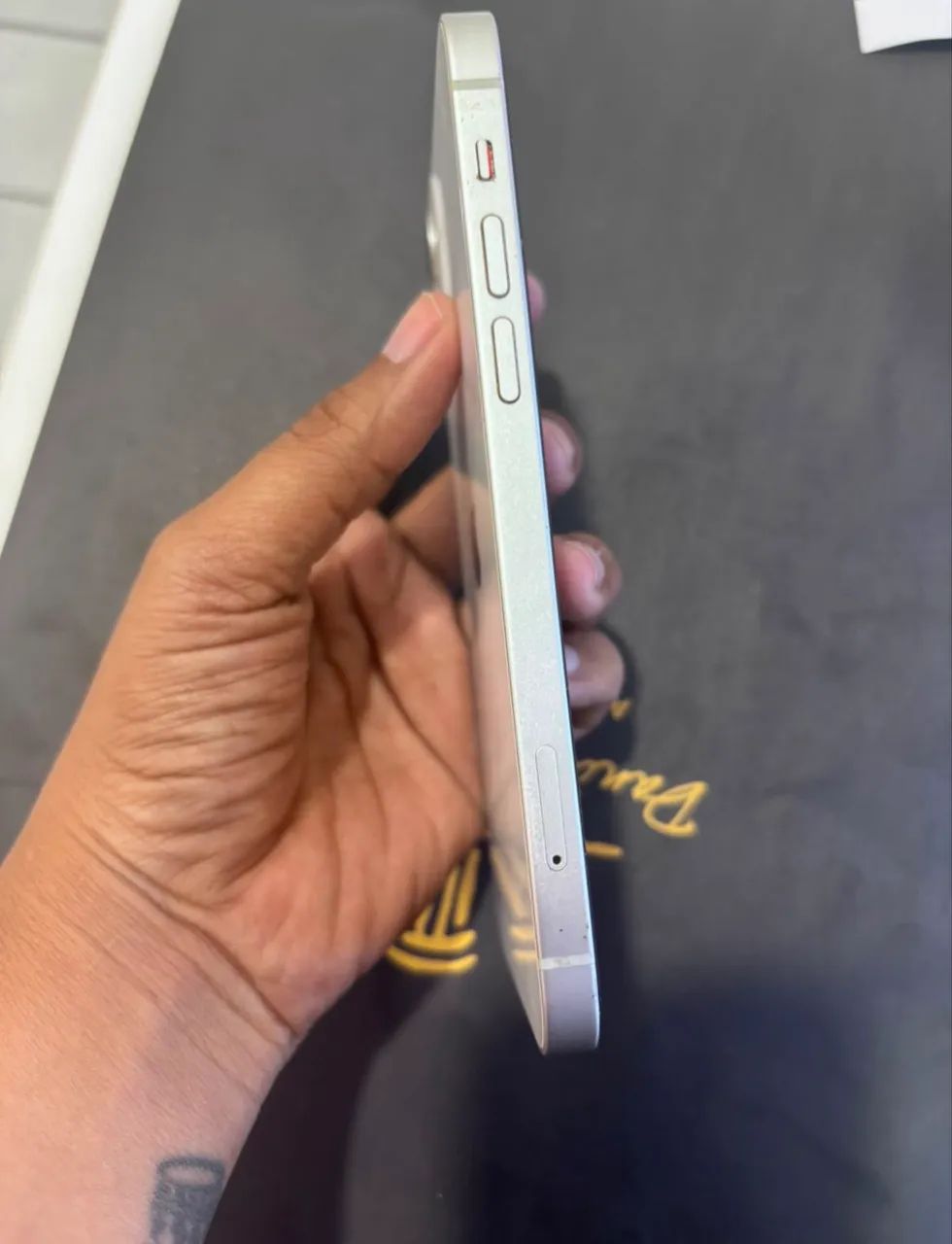 Celular iPhone 12
