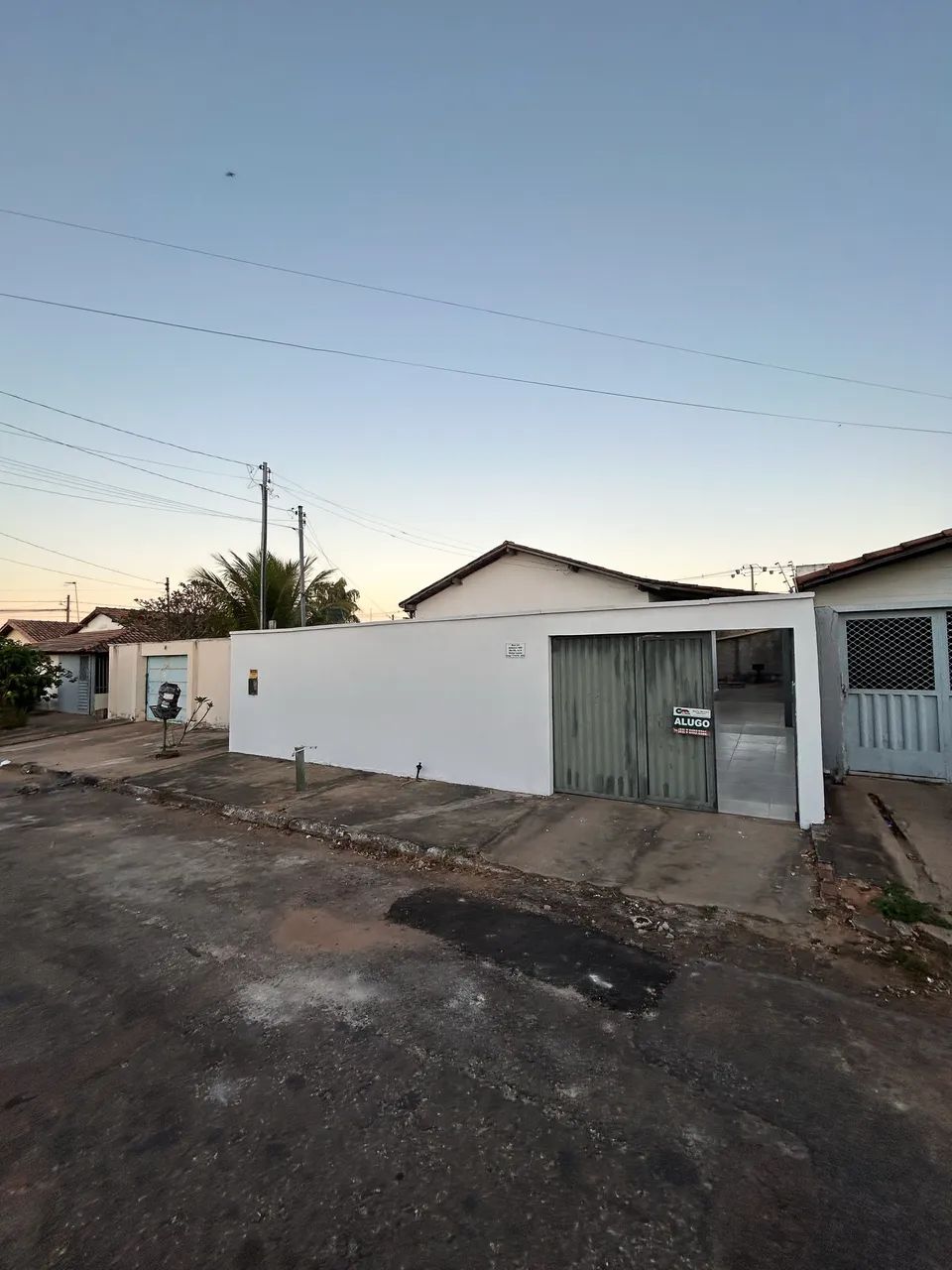 ALUGA-SE ESTA CASA-SETOR LESTE-