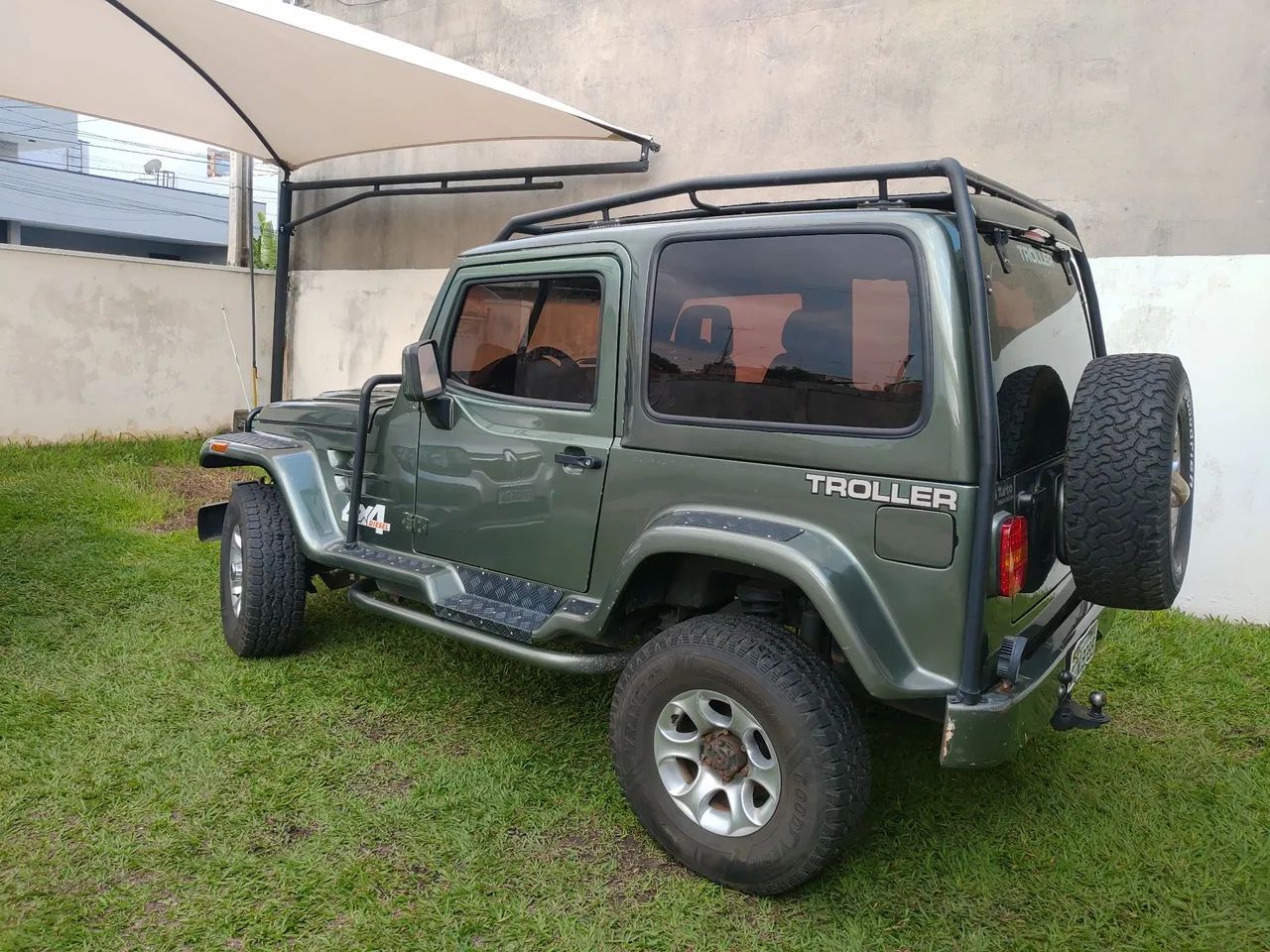 Troller T-4 T-4 4x4 2.8 TB Int. Cap. Rígida Diesel 2002