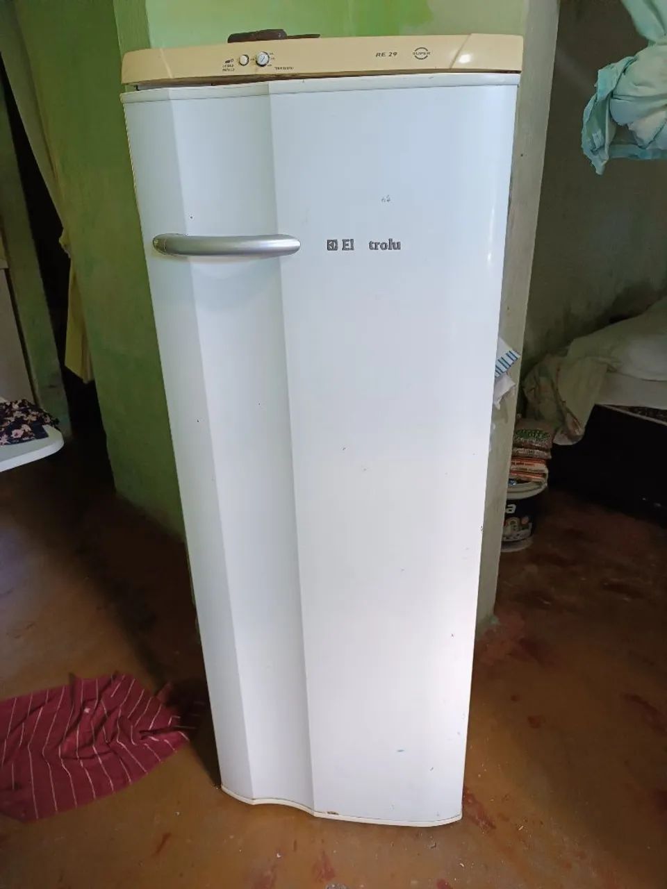 Vendo geladeira 