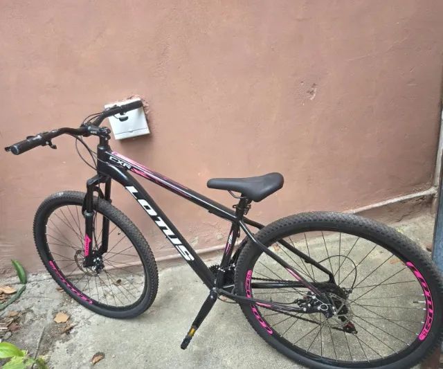 Bicicleta Lotus  Aro 29 - Preto com Rosa - Praticamente Nova - Foto 2