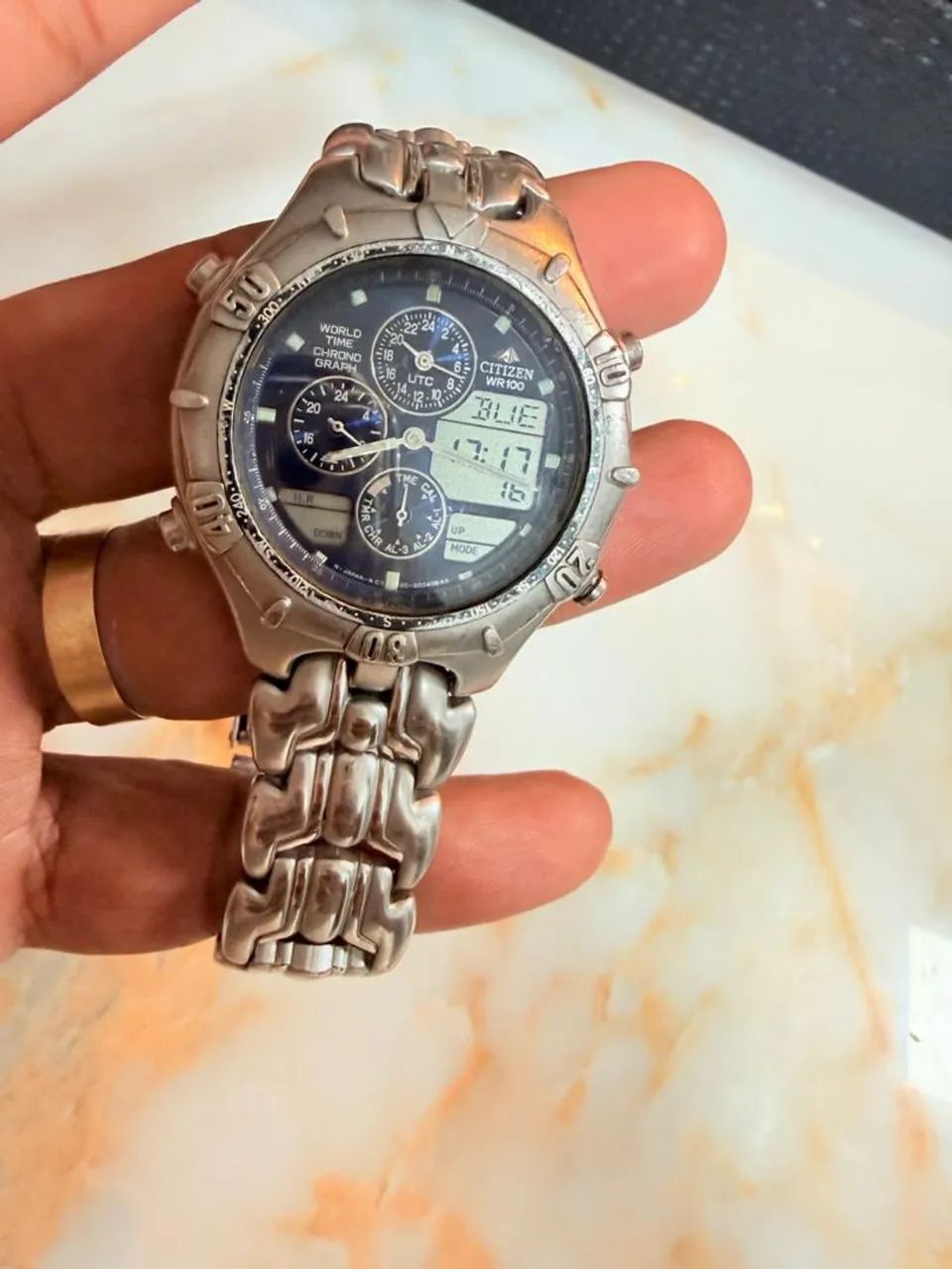 Citizen C300