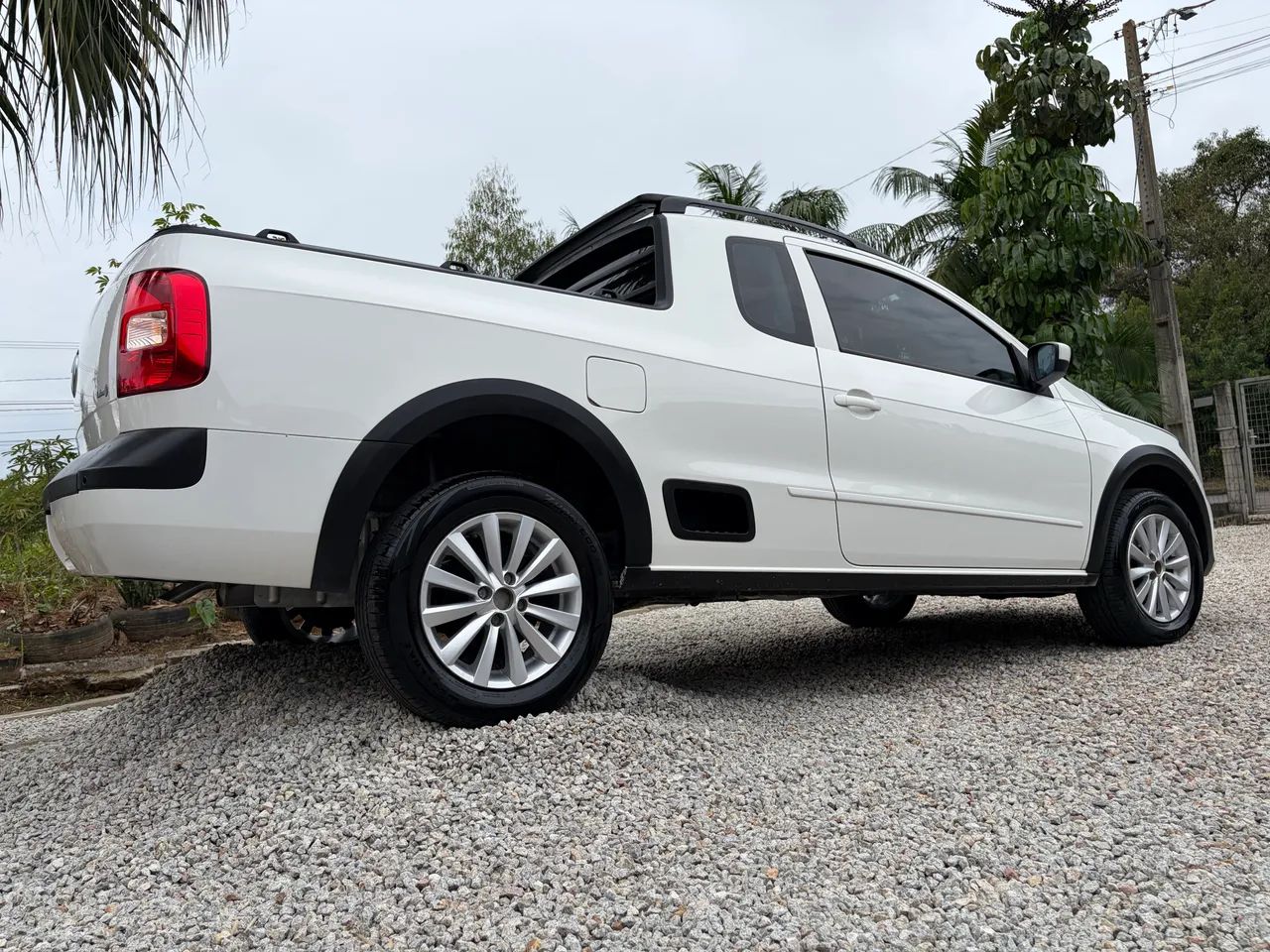 Volkswagen Saveiro 1.6 MI Total Flex 8V CE 2014 - Foto 2