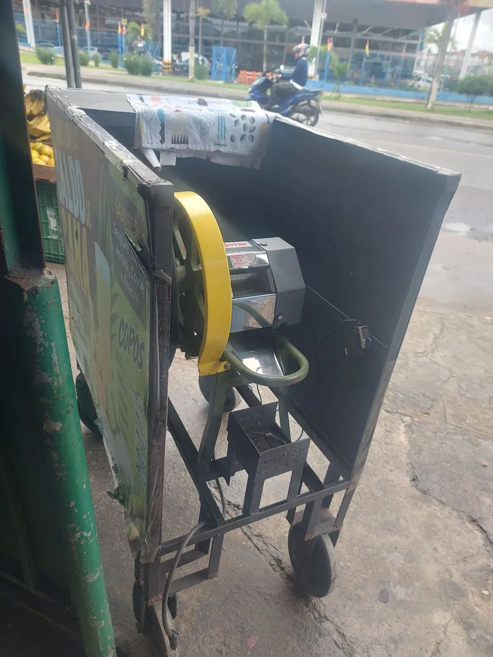 Maquina caldo de cana com carrinho. - Foto 5
