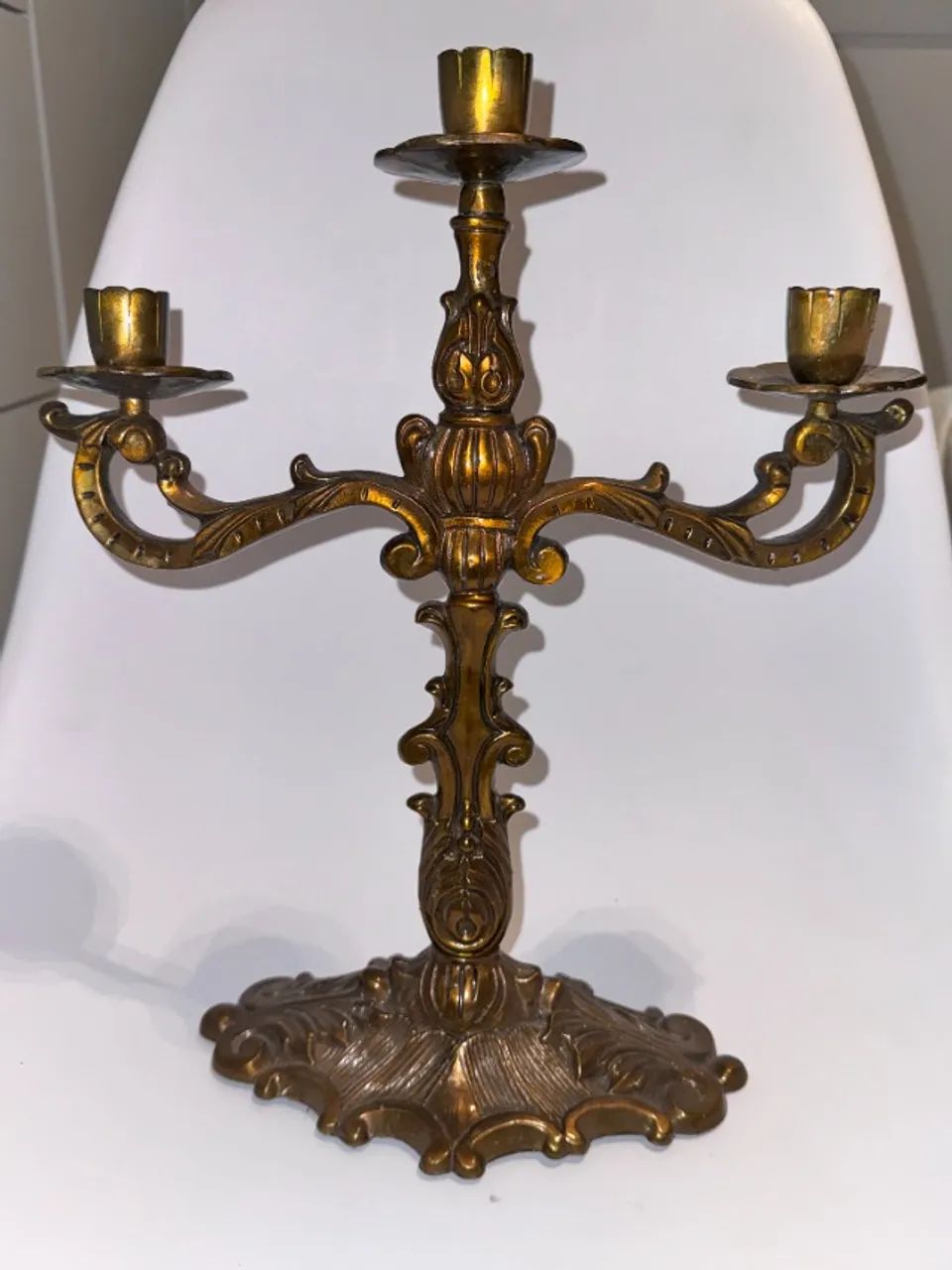 Candelabro antigo em bronze