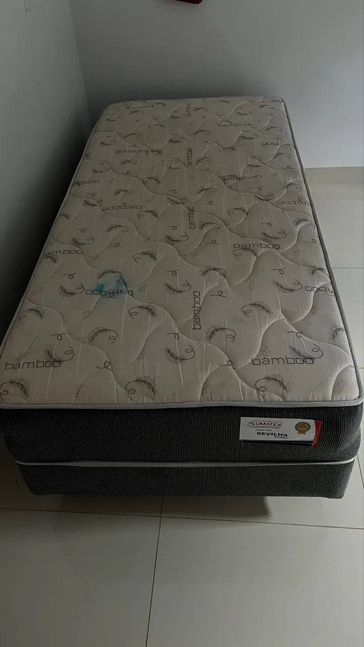 Cama de solteiro com molas 