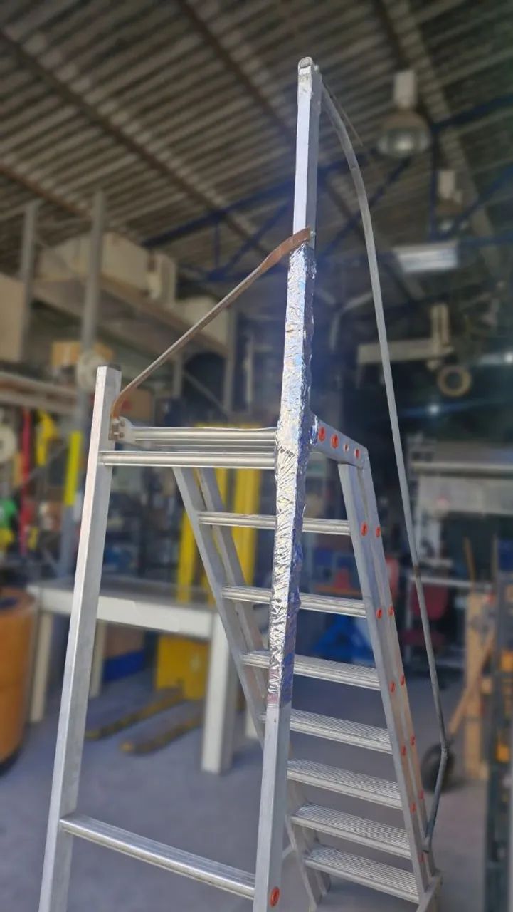 Escada plataforma - Foto 5