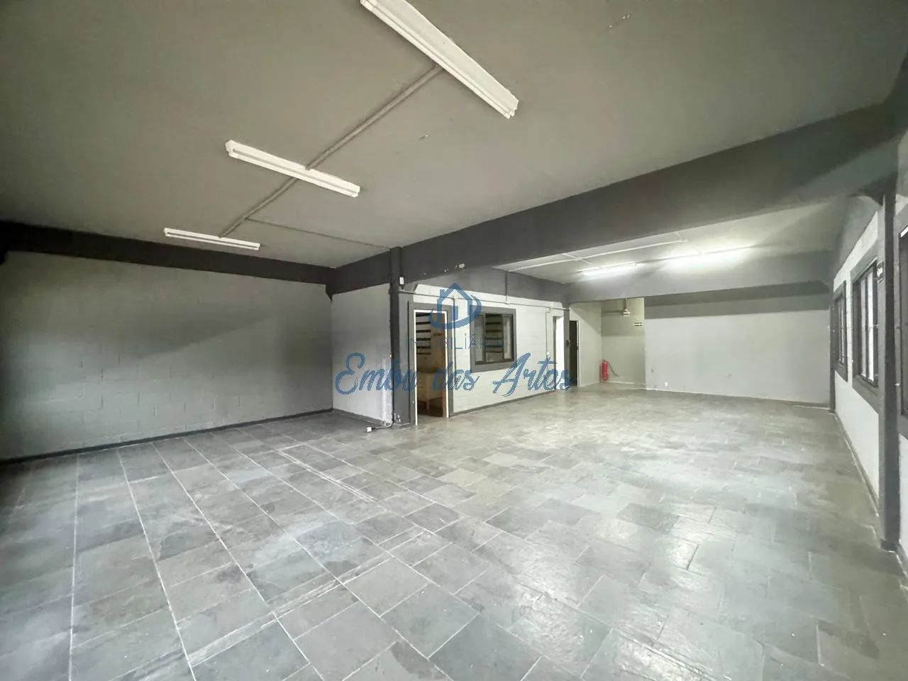SALA PARA LOCAÇÃO, CENTRO DE EMBU DAS ARTES-SP.