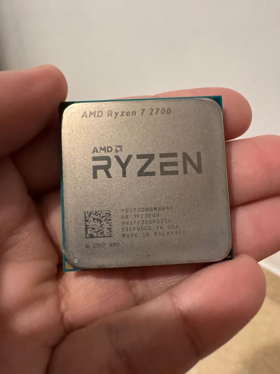 Ryzen 7 2700 + Coller Box AMD