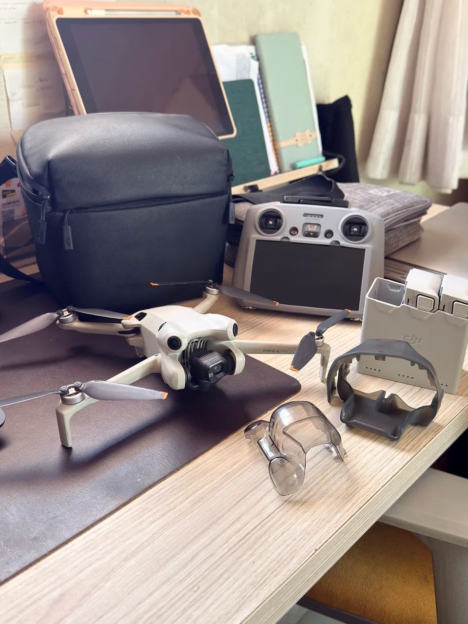DJI Mini 4 Pro Fly More Combo Plus - Foto 3
