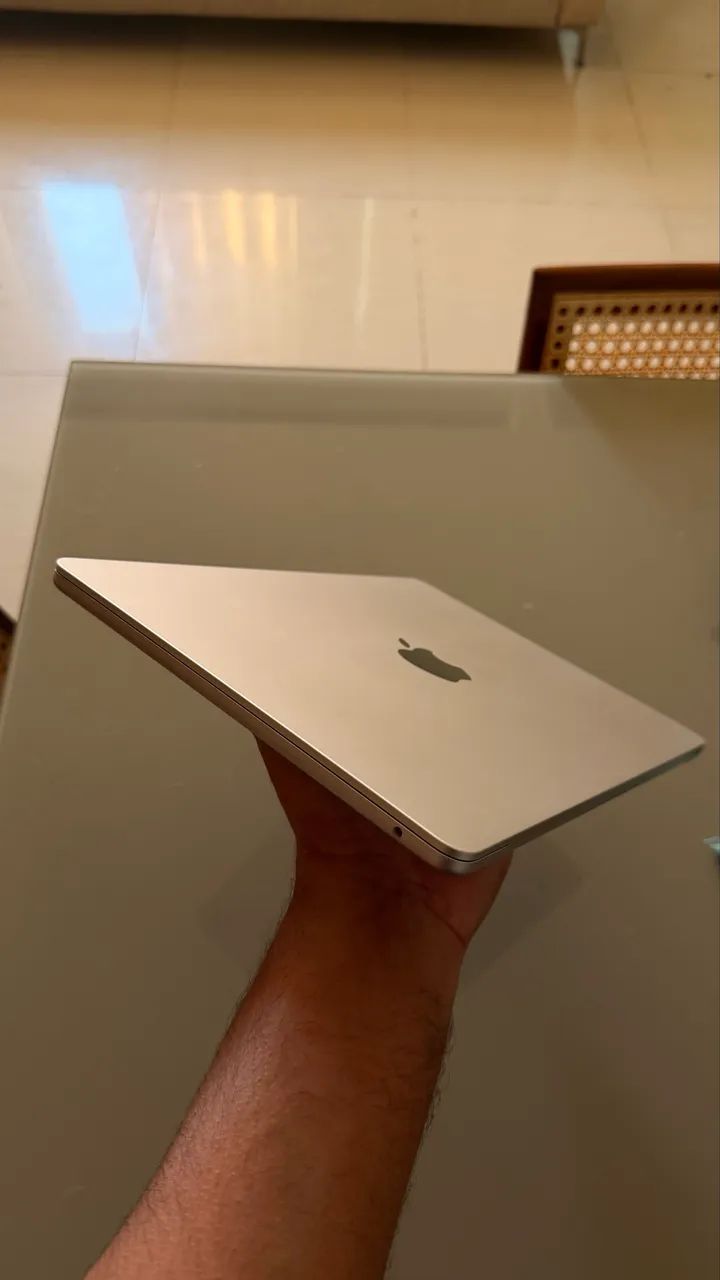 MACBOOK AIR M2 8GB / 256GB - Foto 3