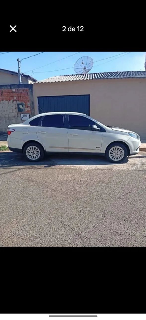 Fiat Grand Siena GRAND SIENA ESSENCE DUAL. 1.6 FLEX 16V 2014