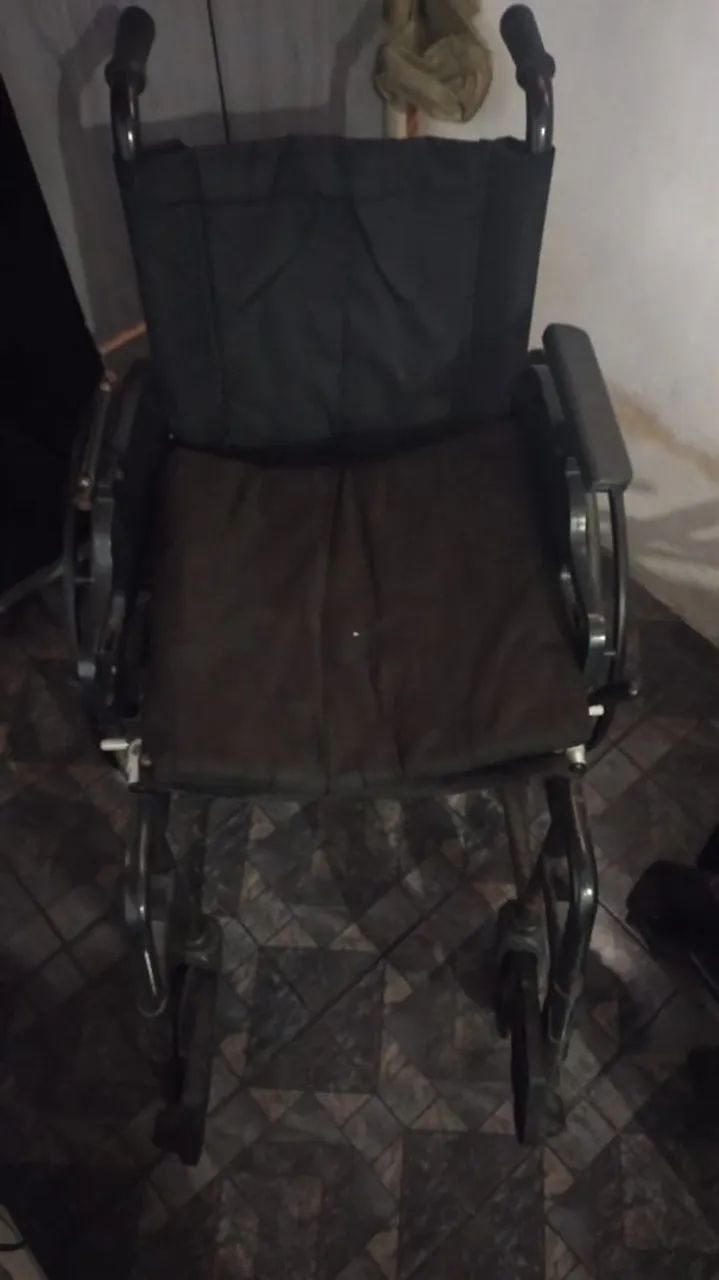 Cadeira de rodas dobrável 