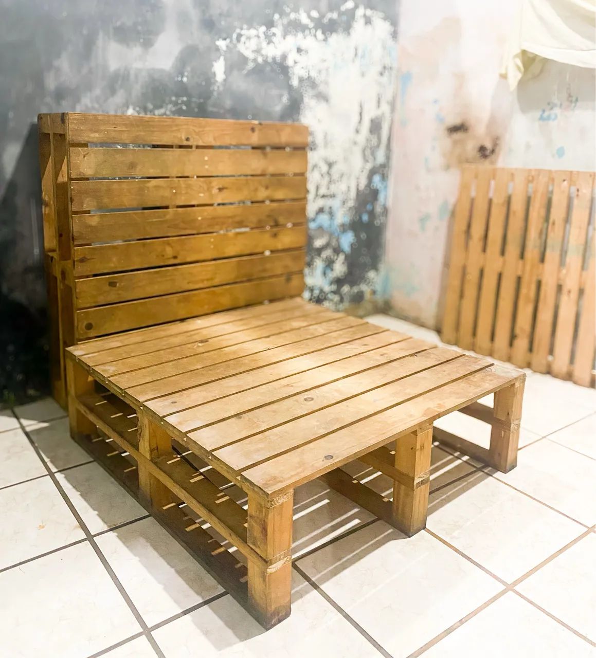 Pallets444757642975662080