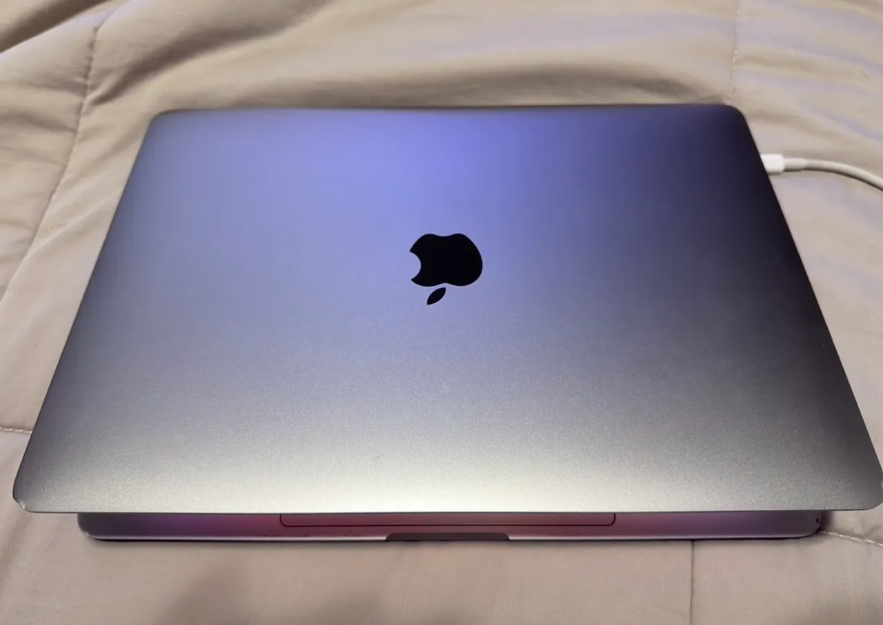 macbook pro 13 2019