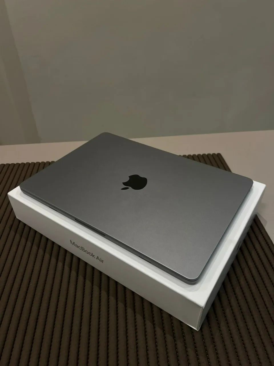 MacBook Air M2 13.6インチ　スペースグレー Macbook Air M2 13.6 Space Gray 8gb De Ram 256gb Com Nota