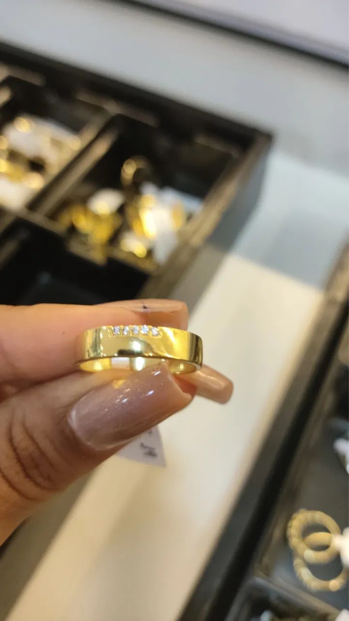 Aliança delicada banhada a ouro 