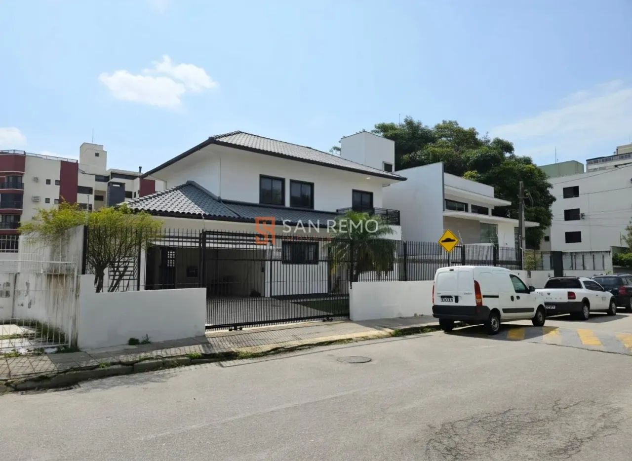 Coqueiros | Casa 4 quartos, sendo 1 suite