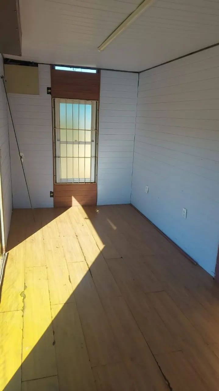 Container 