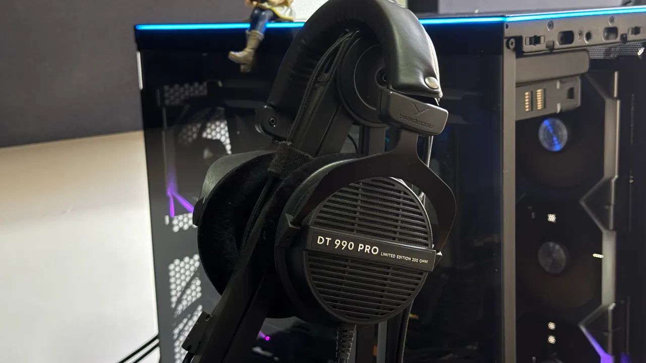 Beyerdynamic DT990 Pro - Black Edition 250