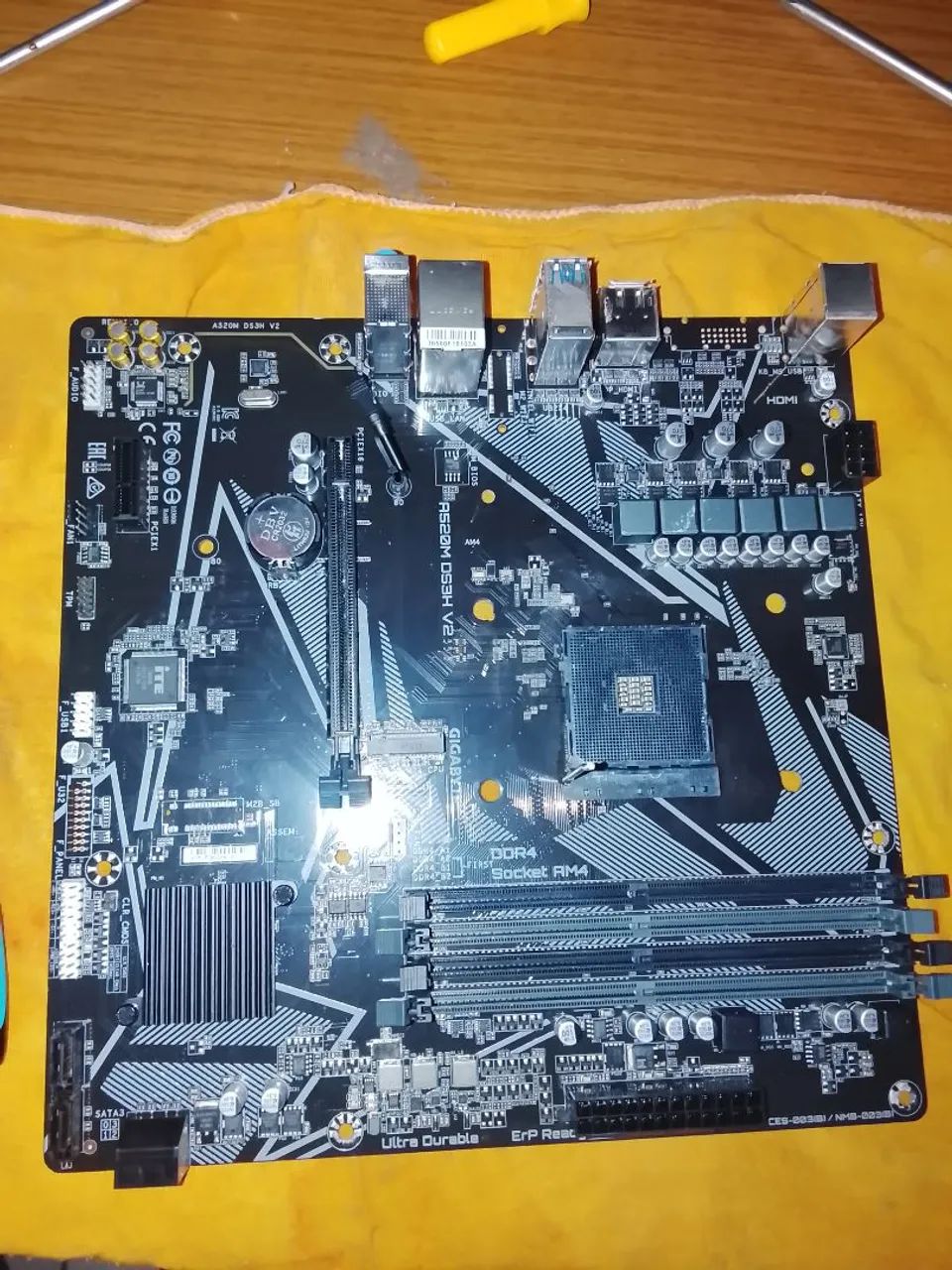 Placa mãe Gigabyte 520M - Foto 3