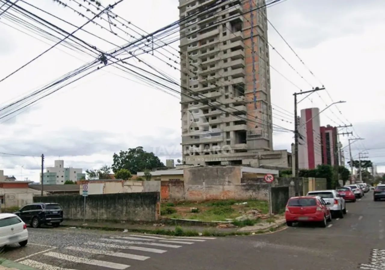 Terreno de esquina na Vila Estrela