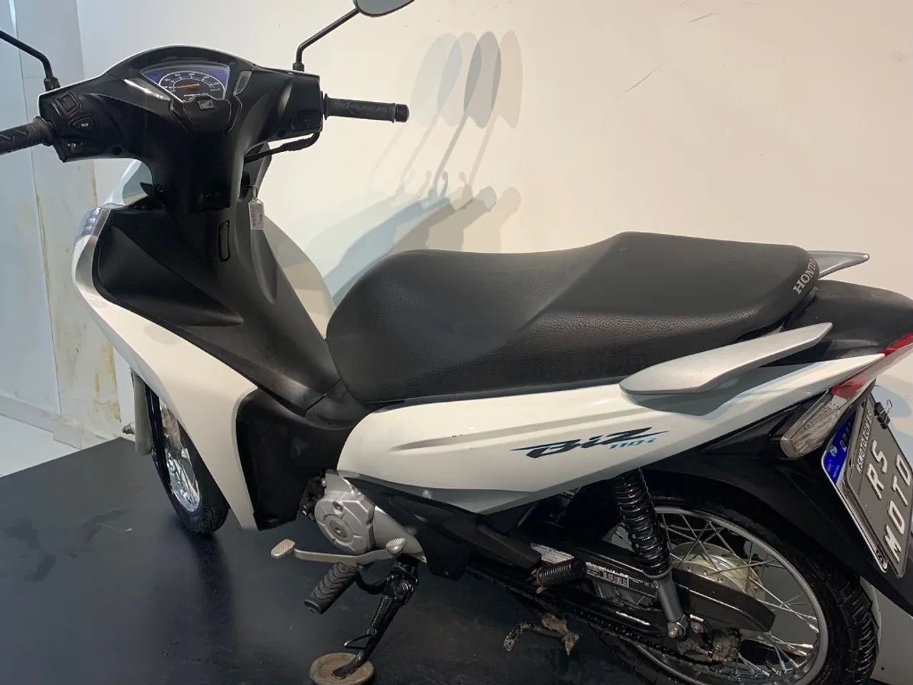 BIZ 110i - Foto 5