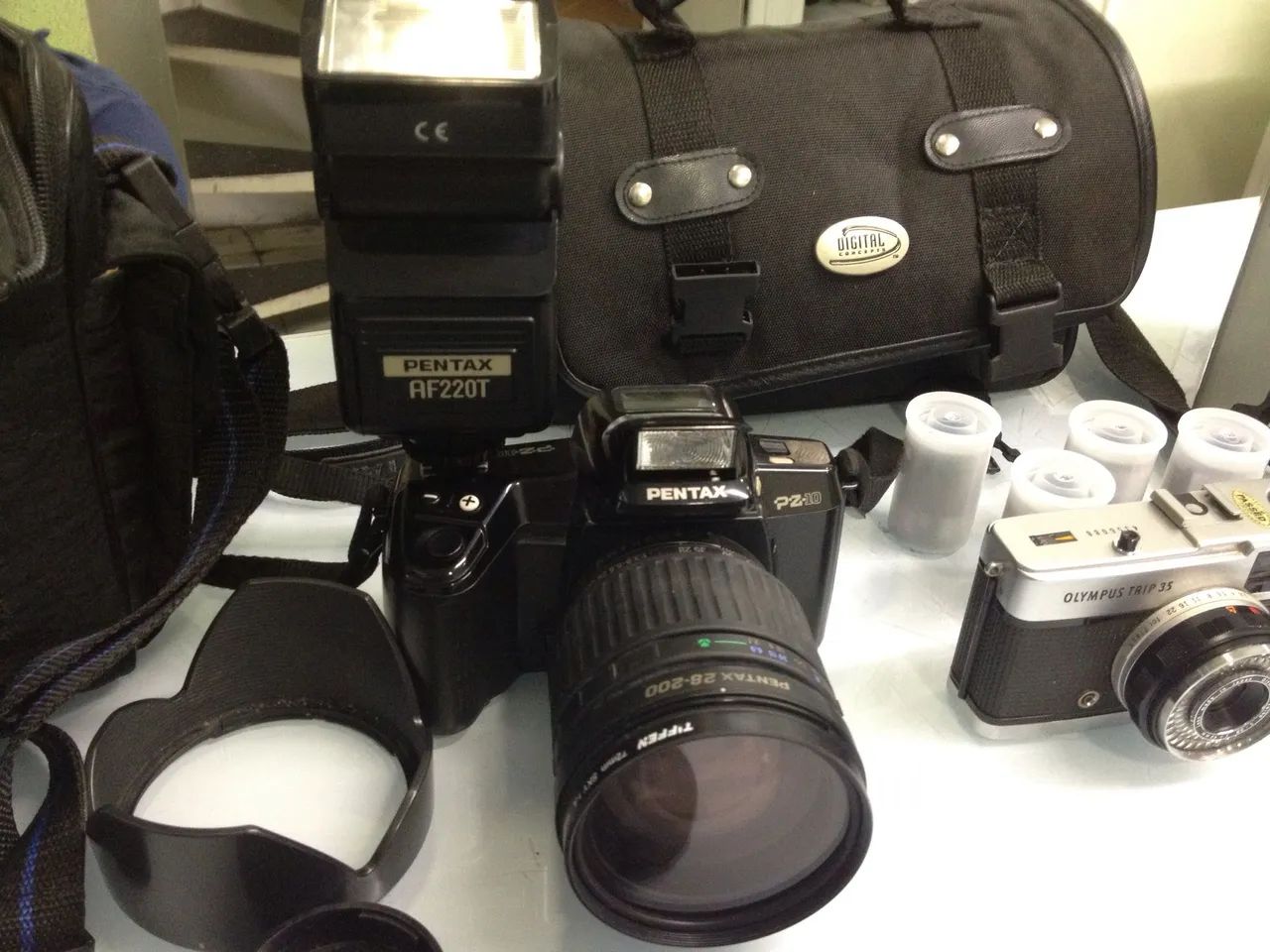 Conjunto Pentax e Olympus trip - Câmeras e Filmadoras - Barro