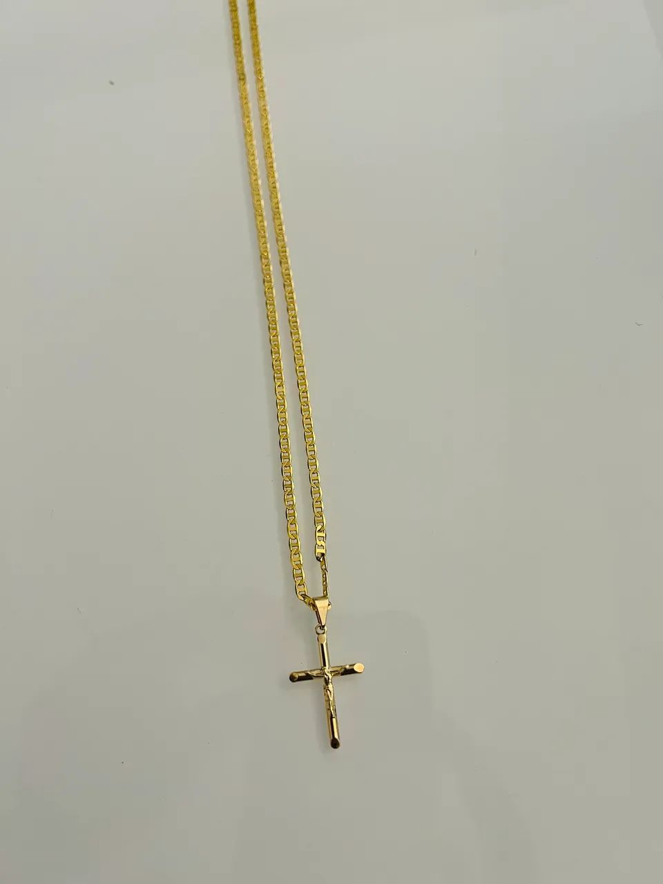 Corrente modelo piestrine 3mm banhada a ouro 18k com crusifixo  - Foto 4