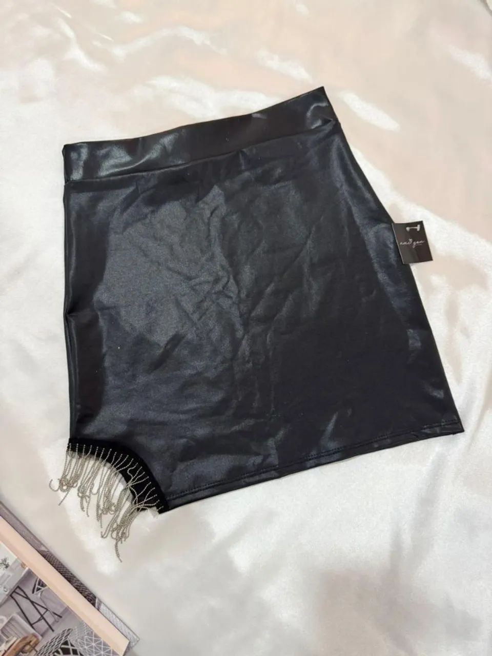 03 saias tamanho M e tamanho único cada um 20,00 - Foto 2