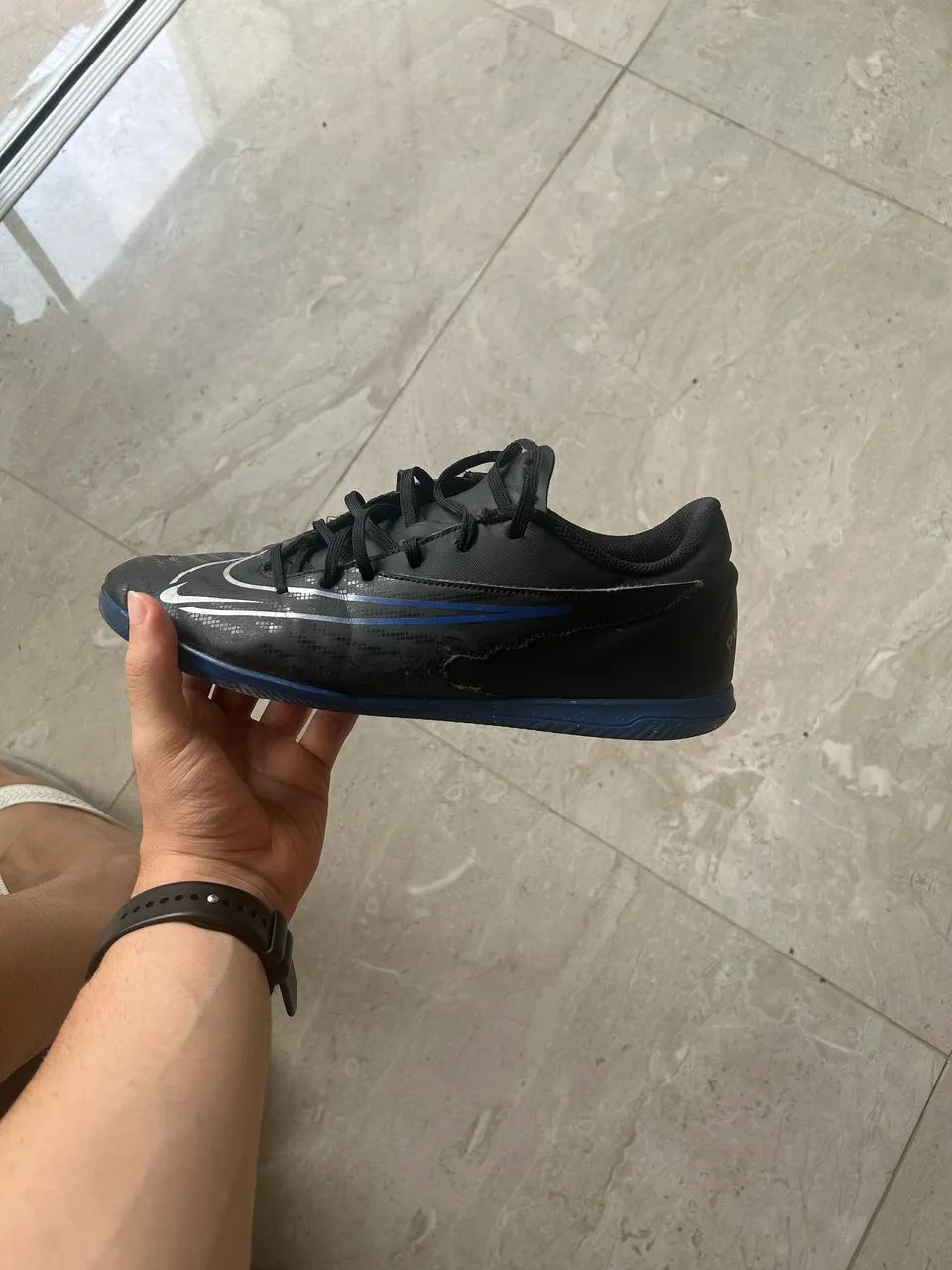 Chuteira Nike Phantom GX Club Futsal TAM 42 - Foto 4