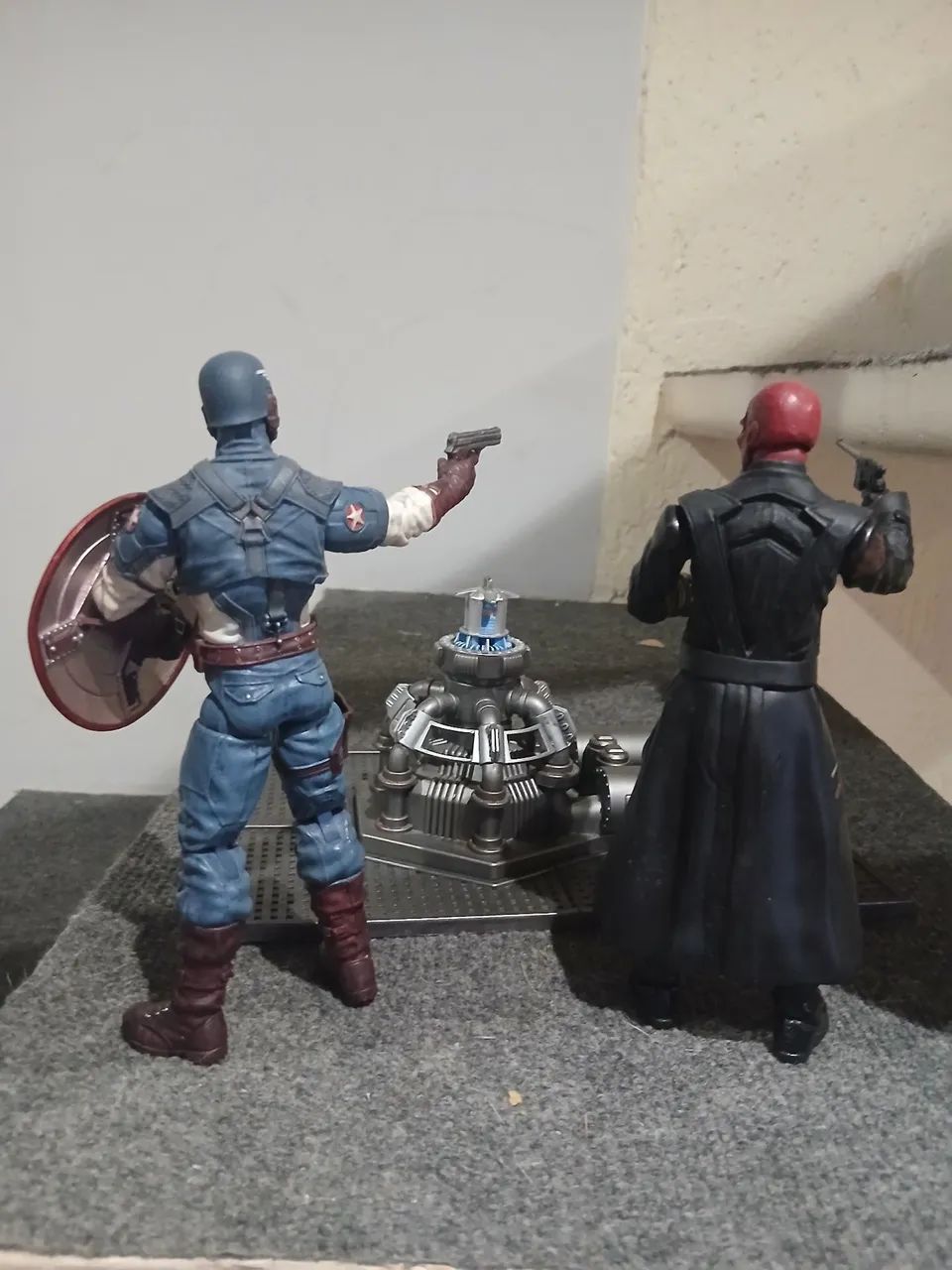 Capitão América e Caveira Vermelha Marvel Select (base inclusa) - Foto 5
