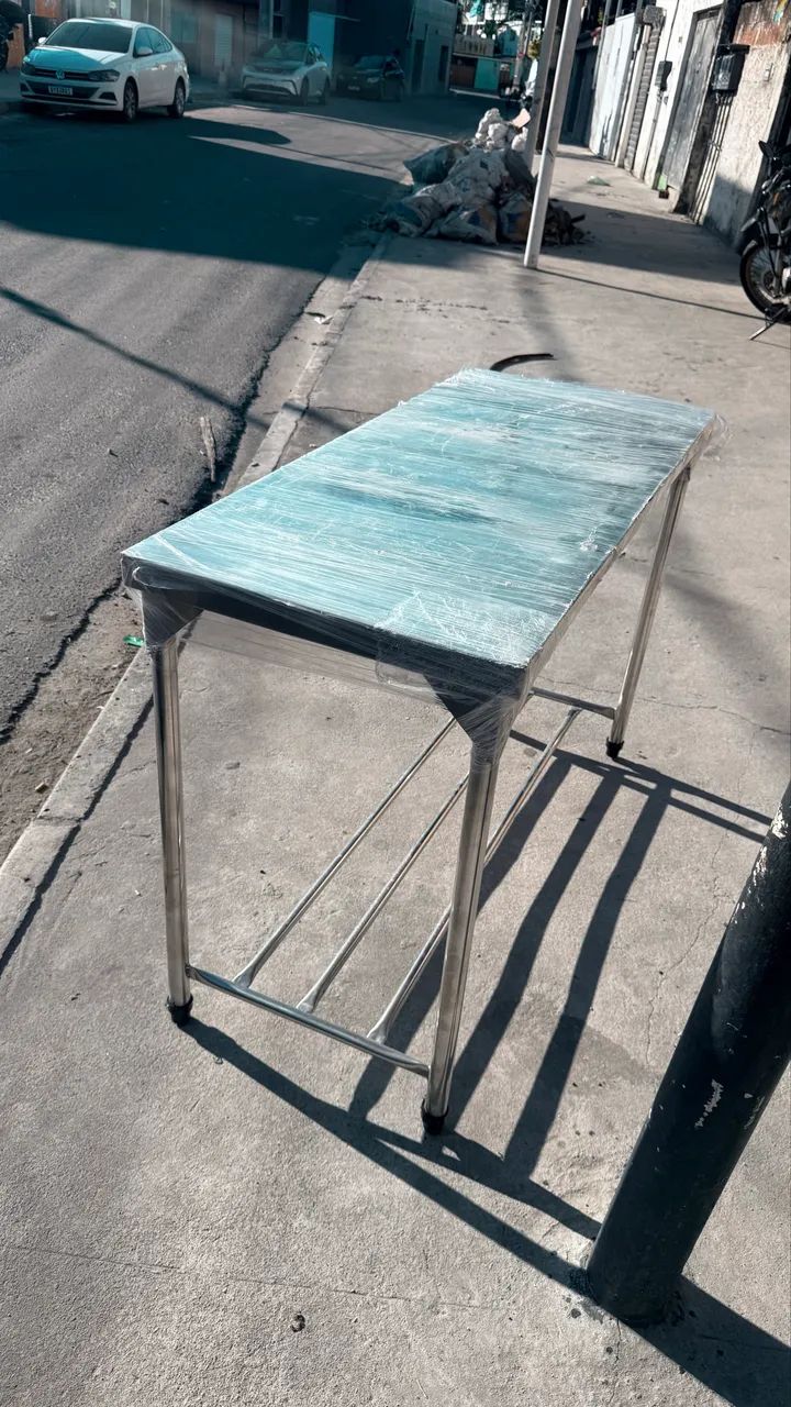 Mesa pequena de inox - Foto 2