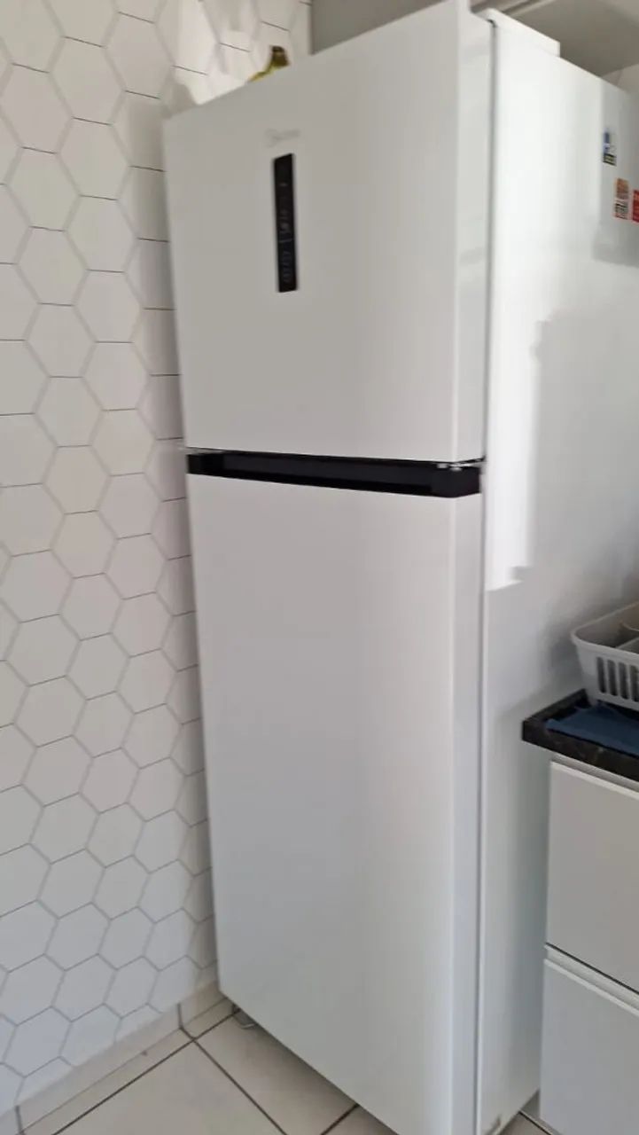 Geladeira Midea
